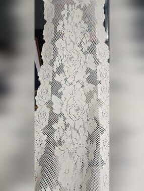 VERY LONG EASY CARE ROSES AND LEAVES TABLE RUNNER